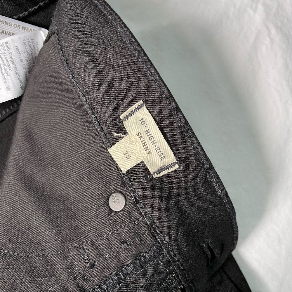 ✨ LAST CHANCE ✨Madewell 10" High-Rise Skinny Jeans in Black - Picture 3 of 3